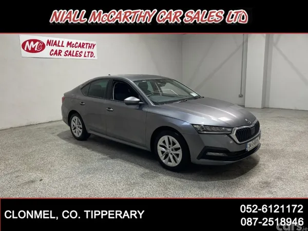 Skoda Octavia Hatchback, Petrol, 2024, Grey