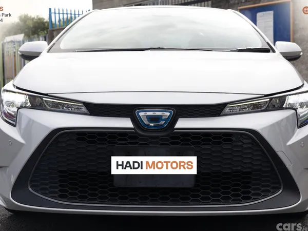 Toyota Corolla Saloon, Petrol Hybrid, 2022, Silver