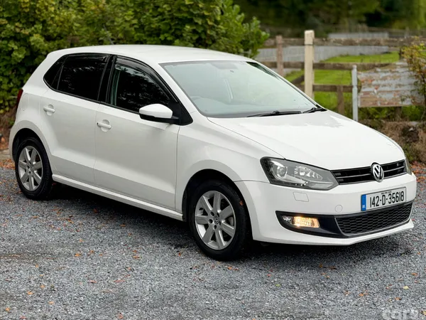 Volkswagen Polo Hatchback, Petrol, 2014, White