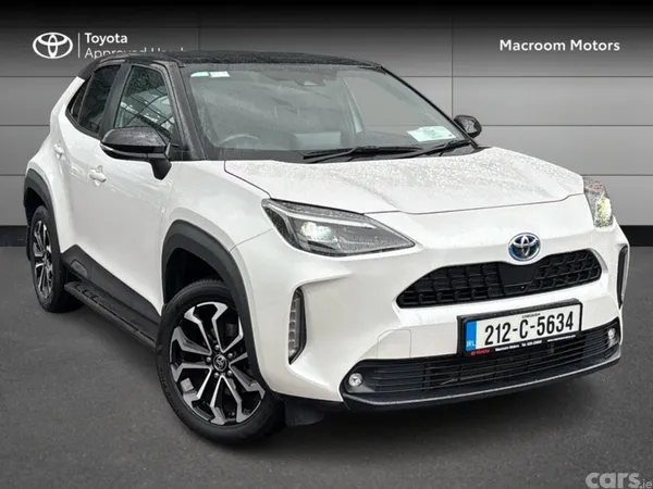 Toyota Yaris Cross Hatchback, Petrol Hybrid, 2021, White