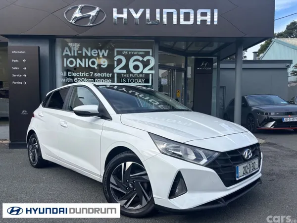 Hyundai i20 Hatchback, Petrol, 2021, White