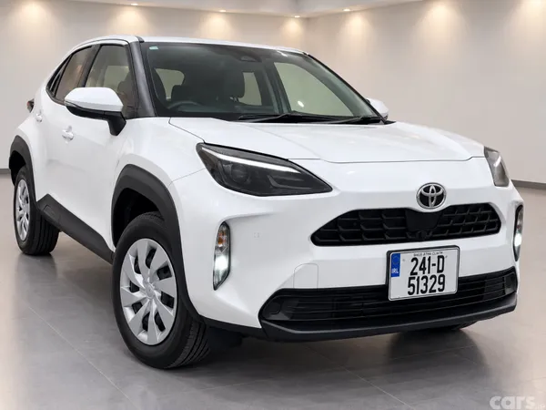 Toyota Yaris Cross SUV, Petrol Hybrid, 2024, White
