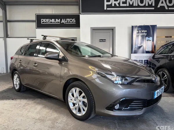 Toyota Auris Estate/Jeep, Petrol, 2018, Grey