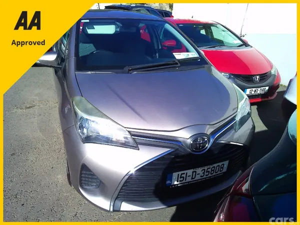 Toyota Yaris Hatchback, Petrol, 2015, Beige