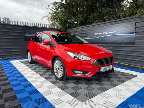 Ford Focus Hatchback, Diesel, 2017, Red