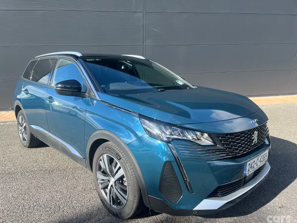 Peugeot 5008 MPV, Diesel, 2024, Blue