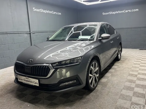 Skoda Octavia Hatchback, Diesel, 2023, Grey