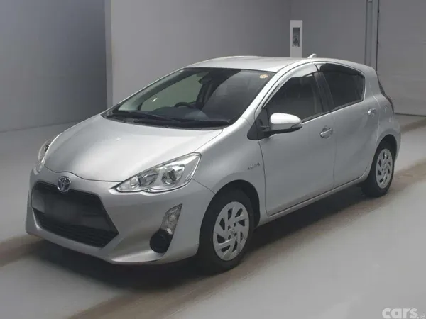 Toyota Aqua Hatchback, Petrol Hybrid, 2017, Silver