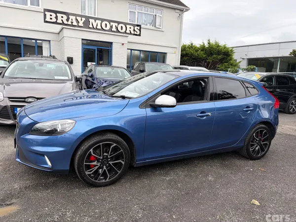 Volvo V40 Hatchback, Diesel, 2016, Blue