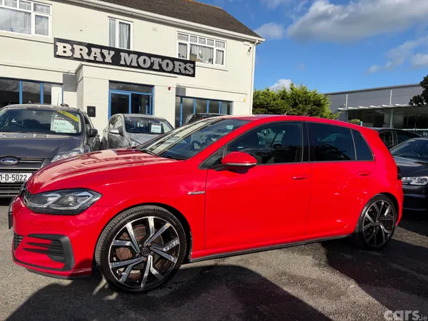 Volkswagen Golf Hatchback, Diesel, 2017, Red