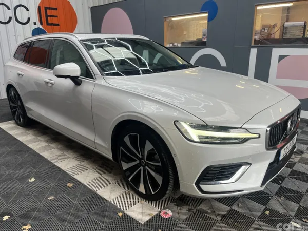 Volvo V60 Estate, Petrol Hybrid, 2022, White