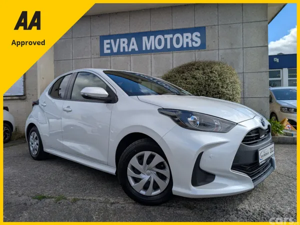 Toyota Yaris Hatchback, Petrol Hybrid, 2023, White