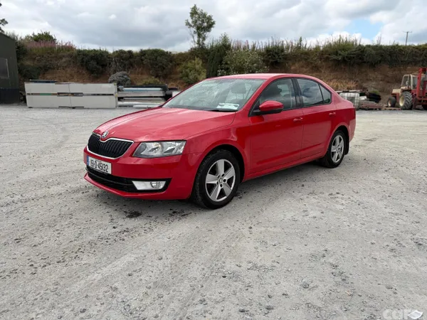 Skoda Octavia Hatchback, Diesel, 2015, Red