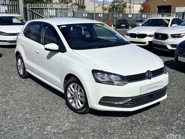 Volkswagen Polo Hatchback, Petrol, 2016, White