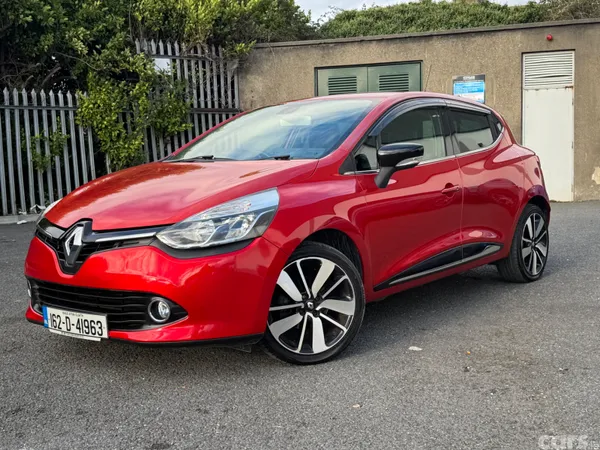 Renault Clio Hatchback, Petrol, 2016, Red