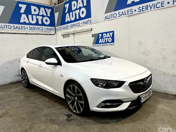 Opel Insignia Hatchback, Diesel, 2020, White