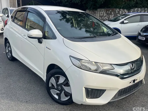 Honda Fit Hatchback, Petrol Hybrid, 2014, White