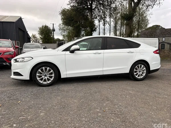 Ford Mondeo Hatchback, Diesel, 2016, White