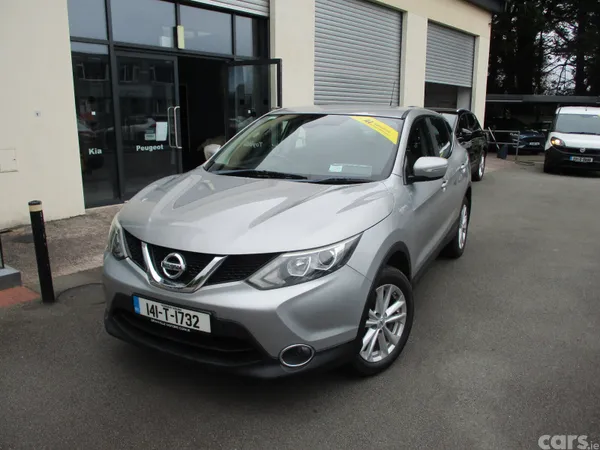 Nissan Qashqai Hatchback, Diesel, 2014, Silver