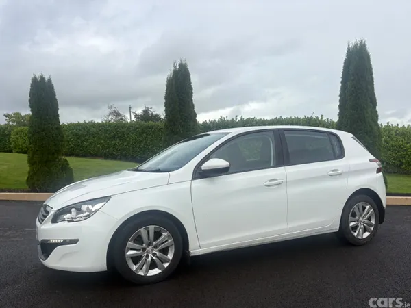 Peugeot 308 Hatchback, Diesel, 2016, White