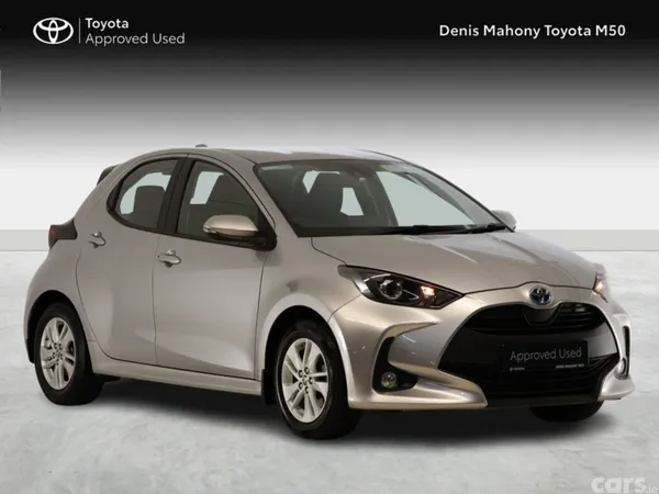 Toyota Yaris Hatchback, Petrol Hybrid, 2023, Silver