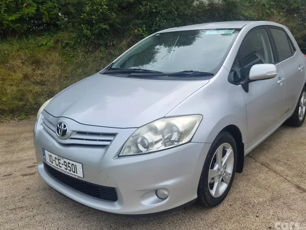 Toyota Auris Hatchback, Diesel, 2010, Silver