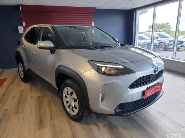 Toyota Yaris Cross Hatchback, Petrol Hybrid, 2022, Silver