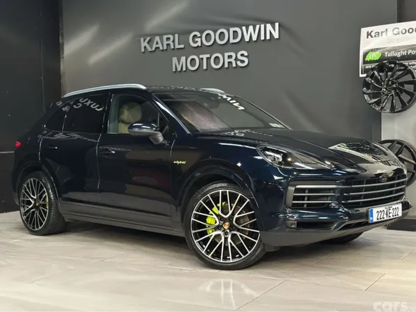 Porsche Cayenne SUV, Petrol Plug-in Hybrid, 2022, Blue
