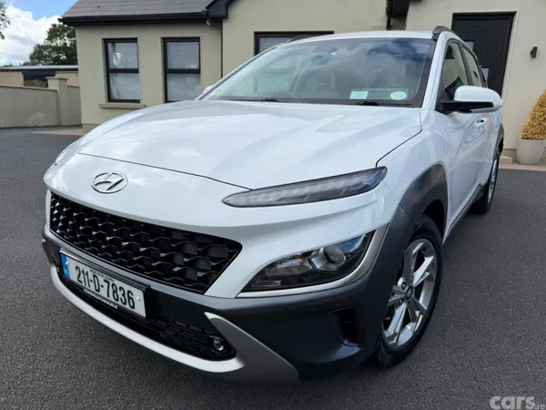 Hyundai KONA MPV, Petrol, 2021, White