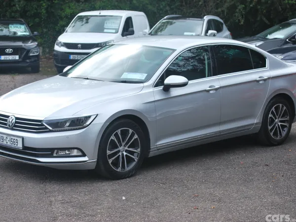 Volkswagen Passat Saloon, Diesel, 2019, Grey