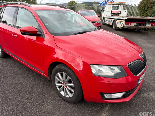 Skoda Octavia Estate, Diesel, 2015, Red
