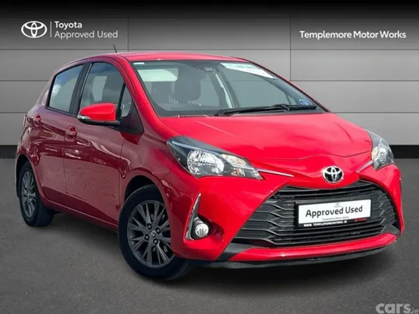 Toyota Yaris Hatchback, Petrol, 2018, Red