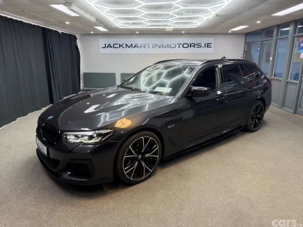 BMW 5-Series Estate, Petrol Hybrid, 2022, Grey