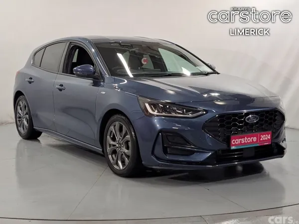 Ford Focus Hatchback, Diesel, 2024, Blue