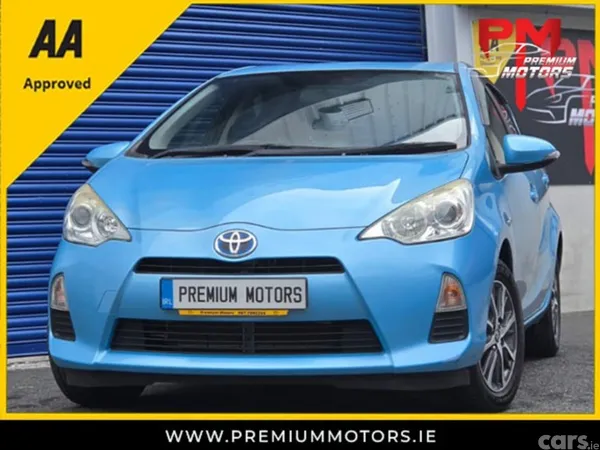 Toyota Aqua Hatchback, Petrol Hybrid, 2015, Blue