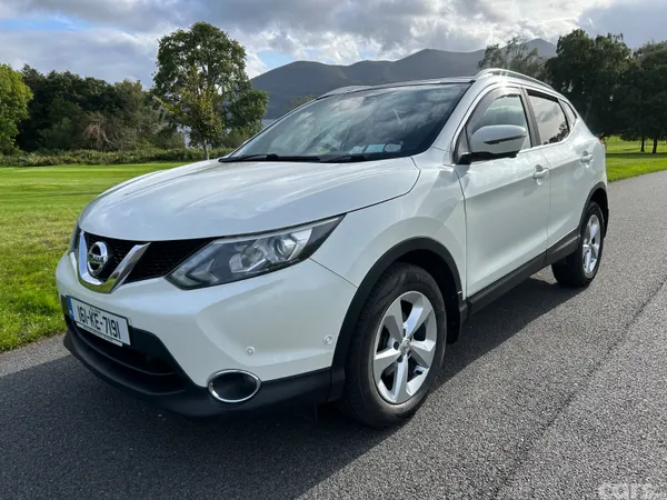 Nissan Qashqai Hatchback, Diesel, 2016, White