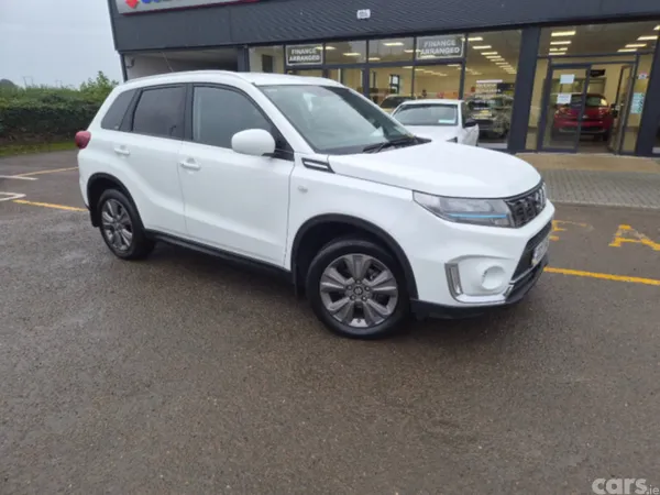 Suzuki Vitara Hatchback, Petrol Hybrid, 2022, White