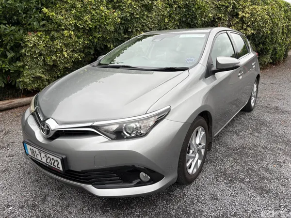 Toyota Auris Hatchback, Diesel, 2018, Grey