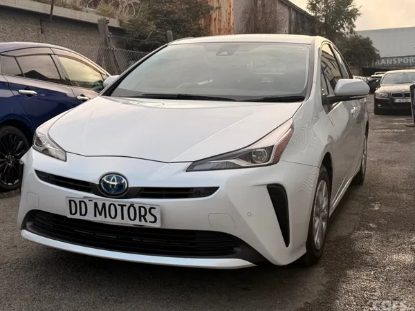 Toyota Prius Hatchback, Petrol Hybrid, 2022, White