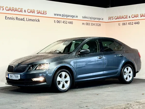 Skoda Octavia Hatchback, Diesel, 2019, Grey