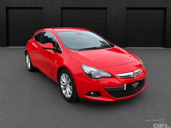Vauxhall Other Coupe, Diesel, 2013, Red