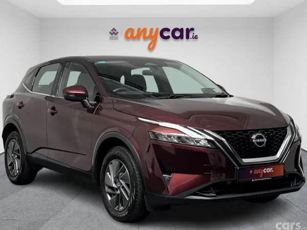 Nissan Qashqai MPV, Petrol, 2024, Red