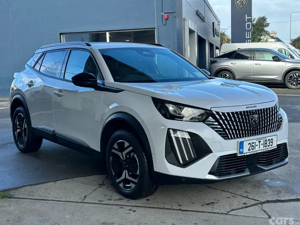 Peugeot 2008 MPV, Petrol, 2026, White