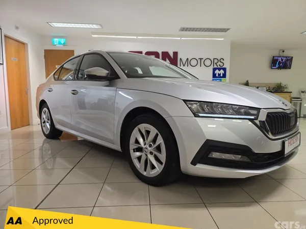 Skoda Octavia Saloon, Diesel, 2024, Silver