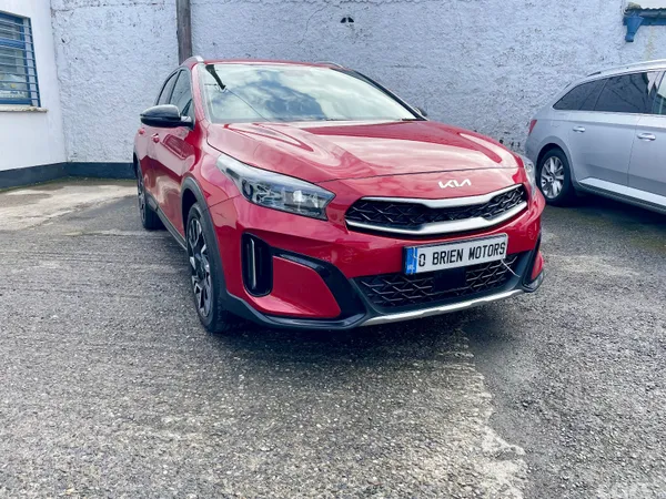 Kia XCeed Hatchback, Petrol Plug-in Hybrid, 2023, Red