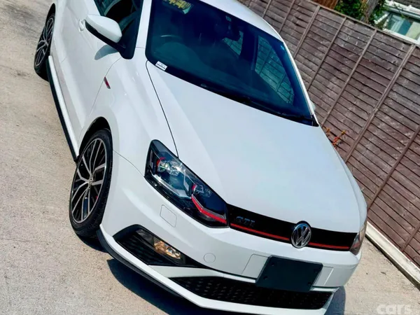Volkswagen Polo Hatchback, Petrol, 2015, White