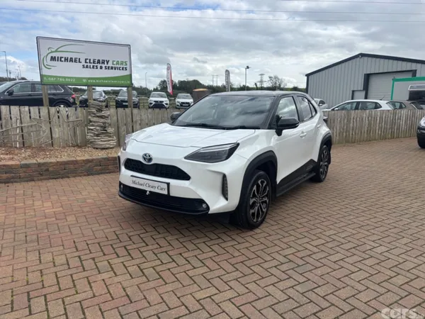 Toyota Yaris Cross Hatchback, Petrol Hybrid, 2023, White
