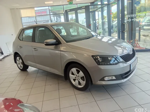 Skoda Fabia Hatchback, Petrol, 2016, Beige