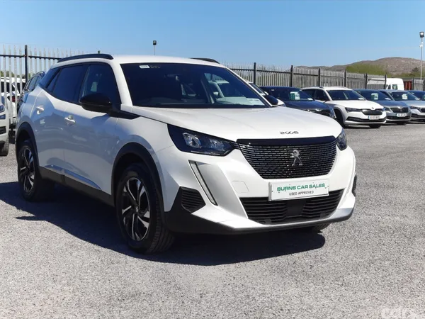 Peugeot 2008 MPV, Petrol, 2023, White