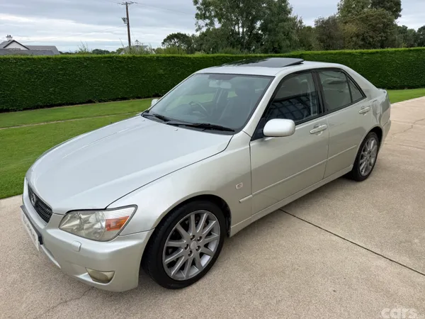 Lexus IS Saloon, Petrol, 2002, Silver